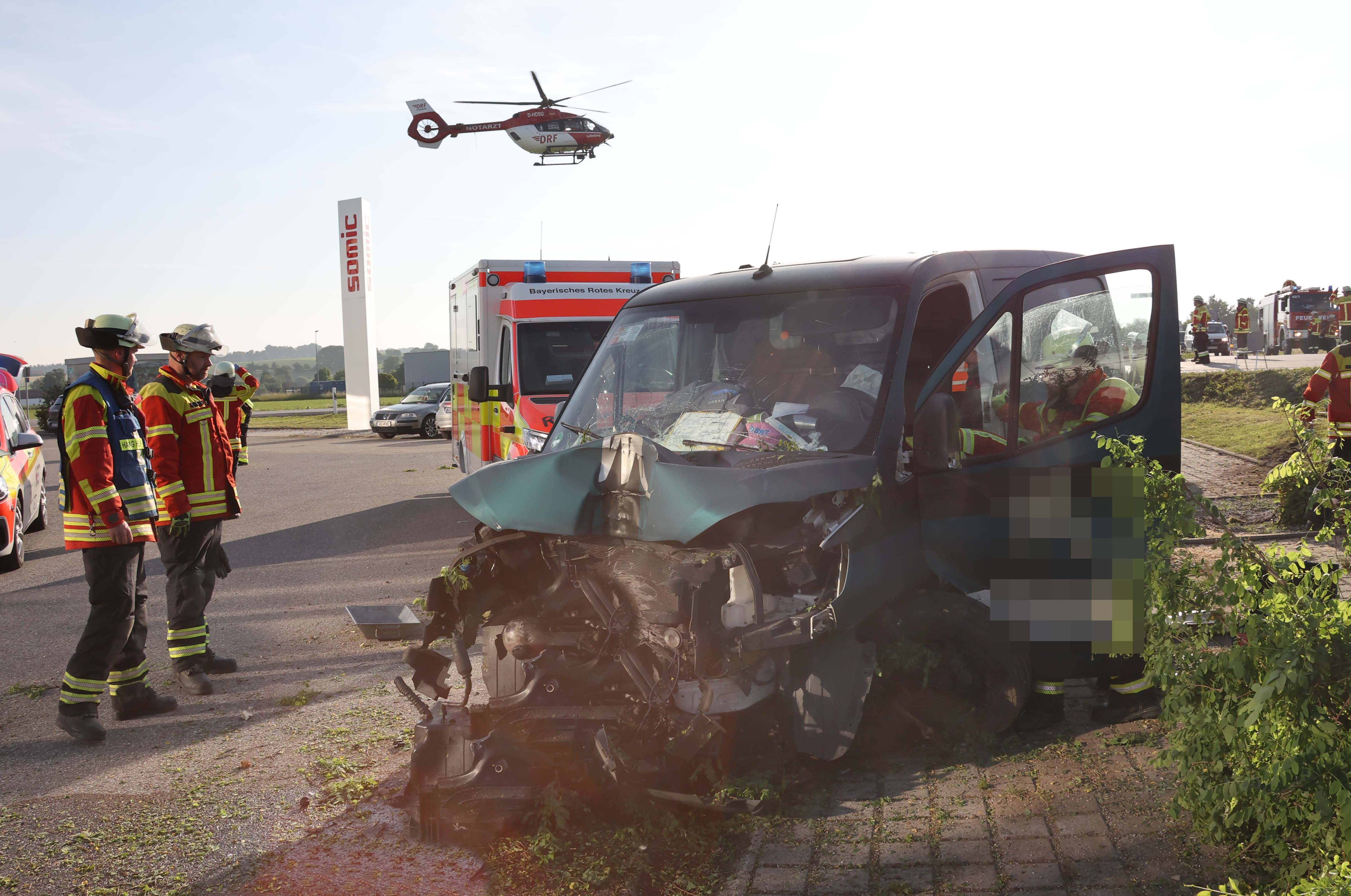 THL3 - Verkehrsunfall auf der B12 Höhe Oberndorf
